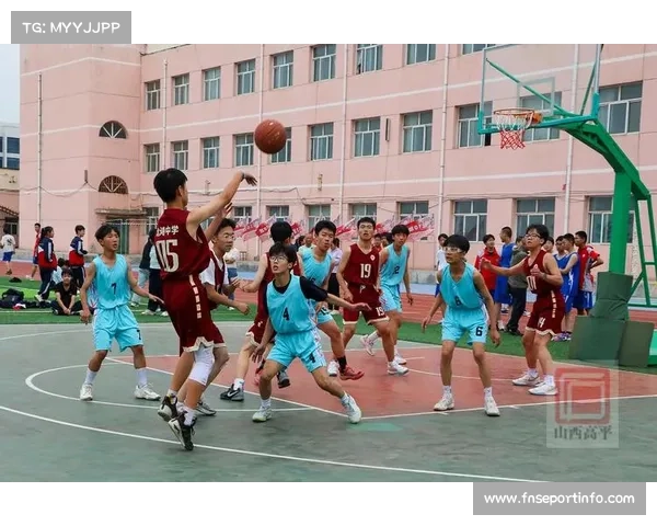 通讯：中学生篮球赛展现拼搏精神，校领导肯定育人成果